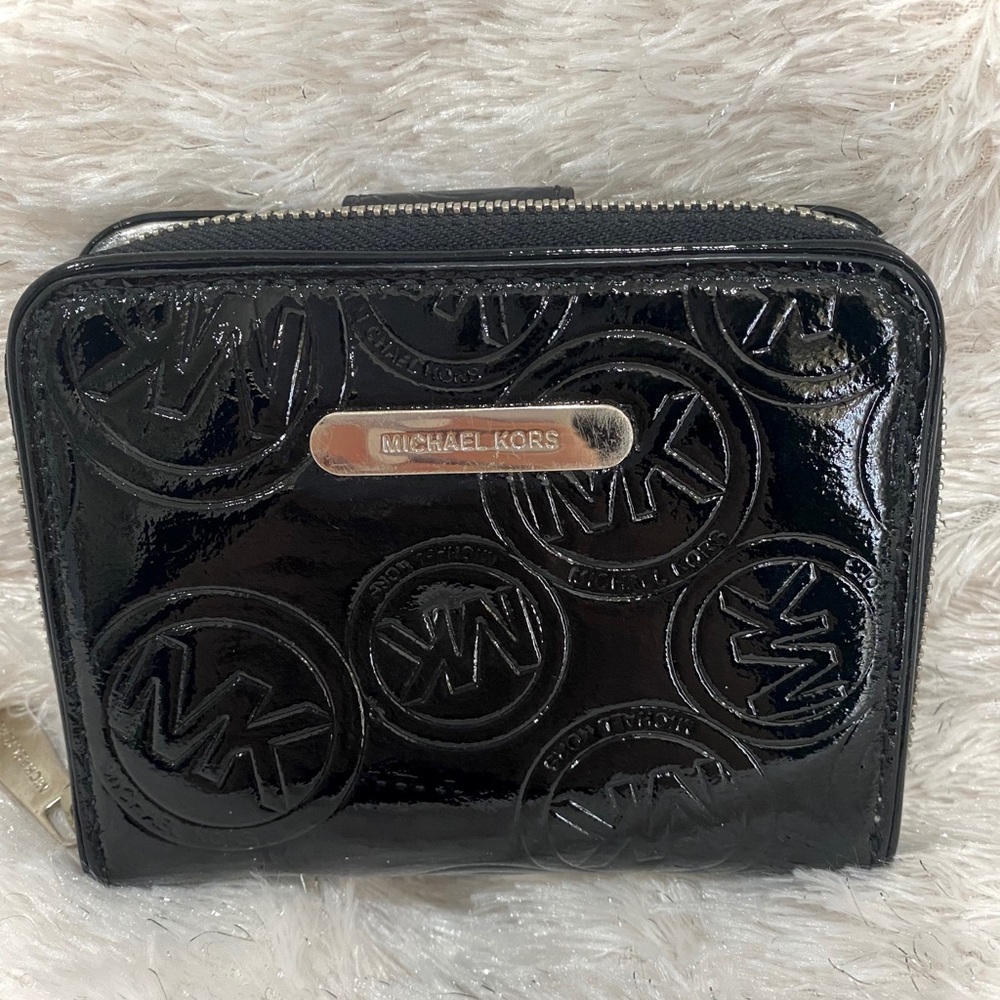 Michael Kors Monogram patent leather bifold wallet